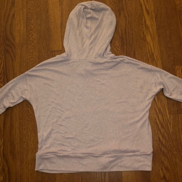 A light sweater - Picture 3 of 3